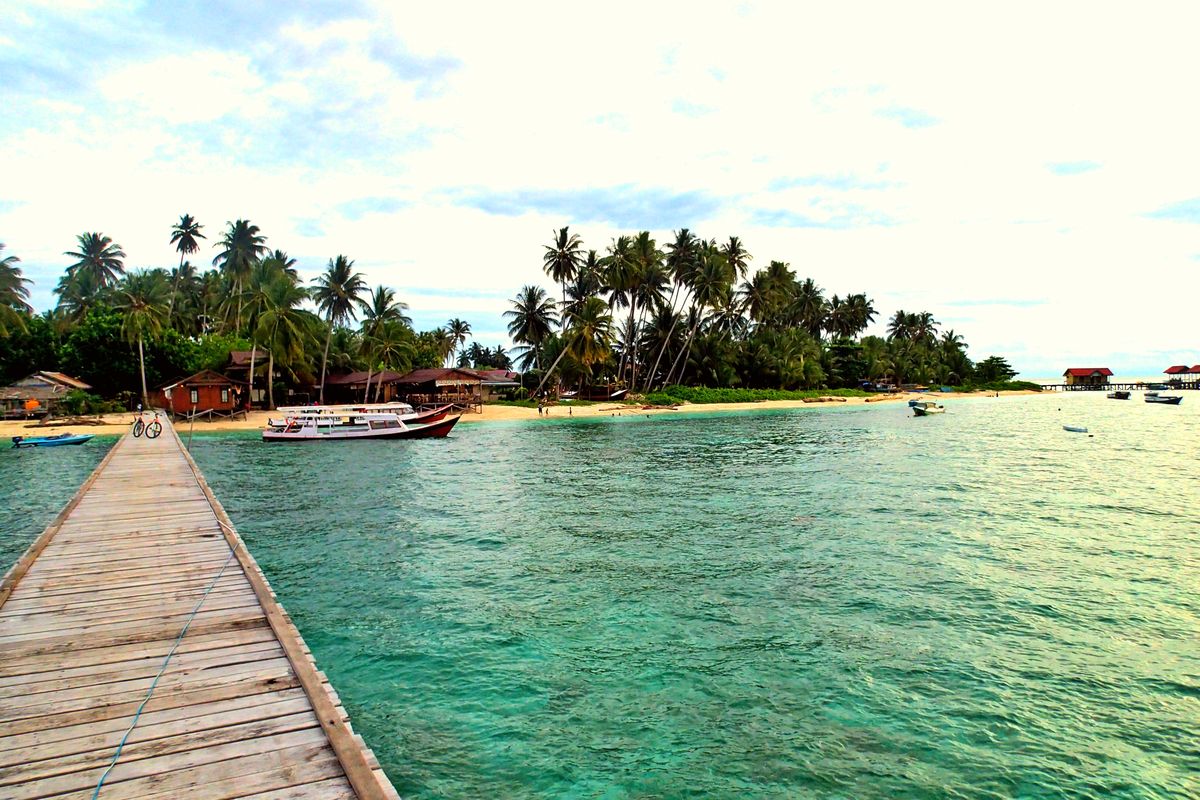 Island hopping Derawan